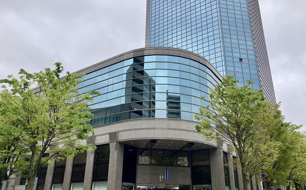 富山駅前院の外装 (1)