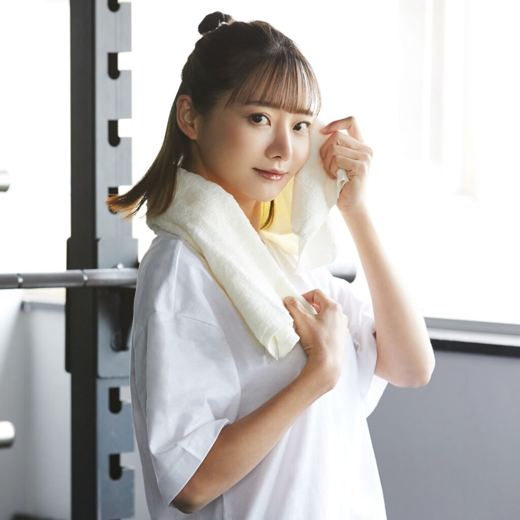 運動している女性